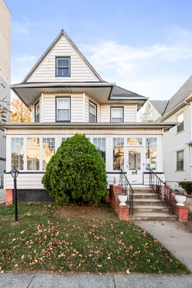 890 E 34TH Street, Brooklyn, NY 11210