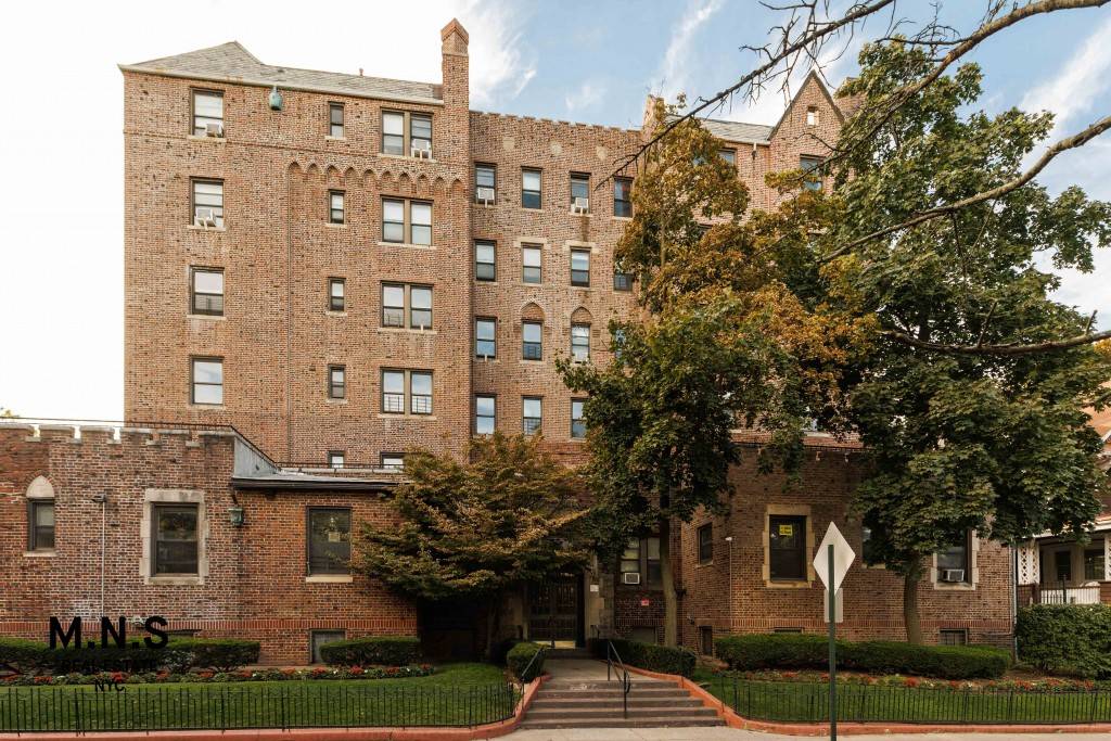 800 E 17th Street #1-D, Brooklyn, NY 11230