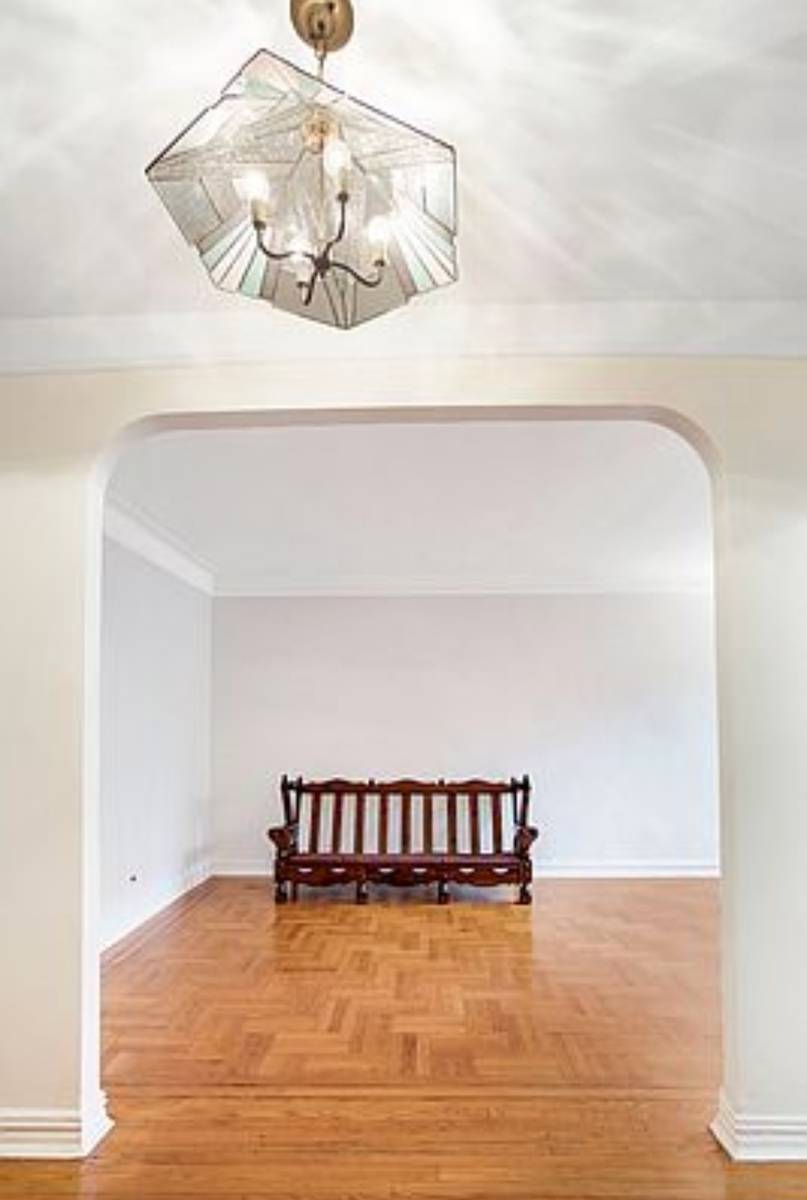Queens, NY 11372,79-01 35th Avenue #4-F