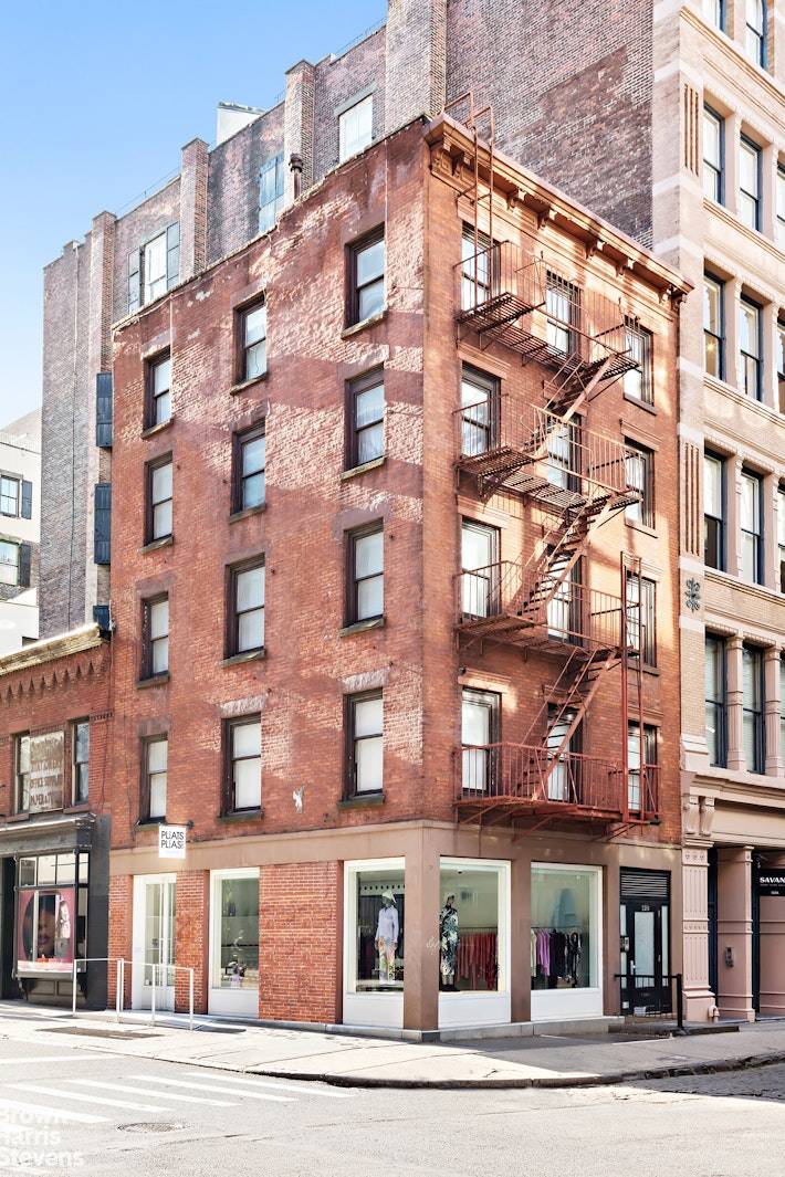 128 WOOSTER Street, Manhattan, NY 10012