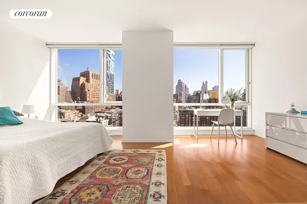 Manhattan, NY 10007,200 CHAMBERS Street #14G