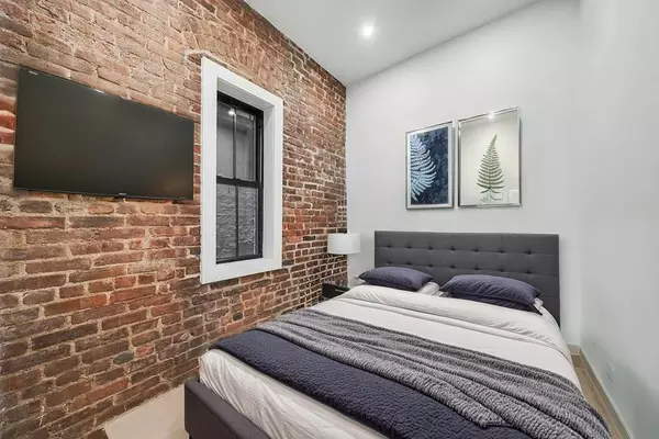 Manhattan, NY 10036,356 W 48th Street #Duplex A