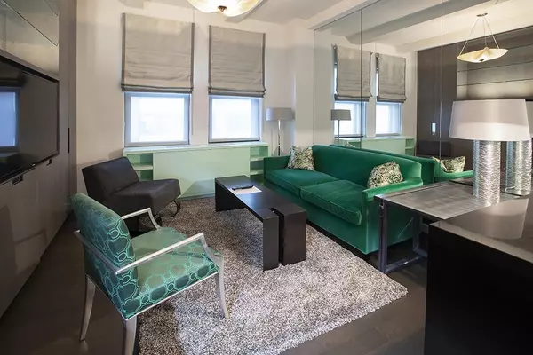 Manhattan, NY 10019,150 W 51st Street #928