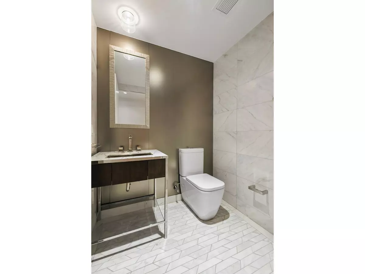 Manhattan, NY 10019,135 W 52ND Street #17B