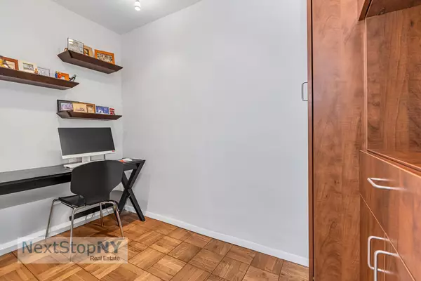 Manhattan, NY 10022,400 E 56TH Street #25K