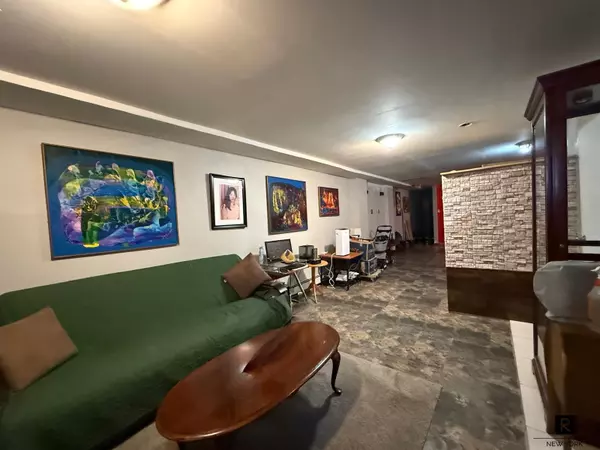 Brooklyn, NY 11221,1101 Greene Avenue