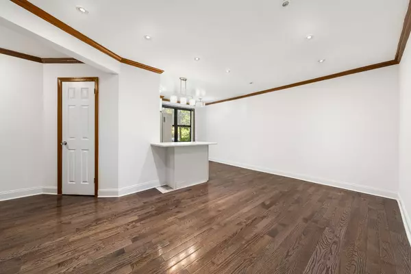 Queens, NY 11372,88-10 34TH Avenue #1H