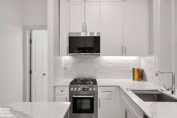 Manhattan, NY 10023,102 W 75TH Street #24