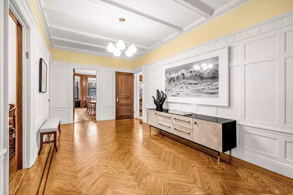 Manhattan, NY 10024,190 Riverside Drive #4C