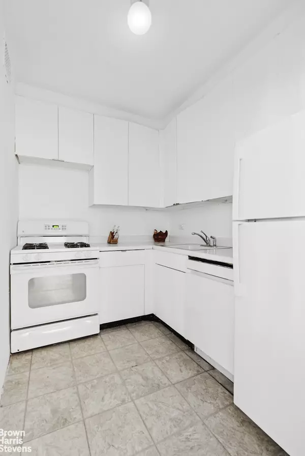 Manhattan, NY 10021,370 E 76TH Street #B1004