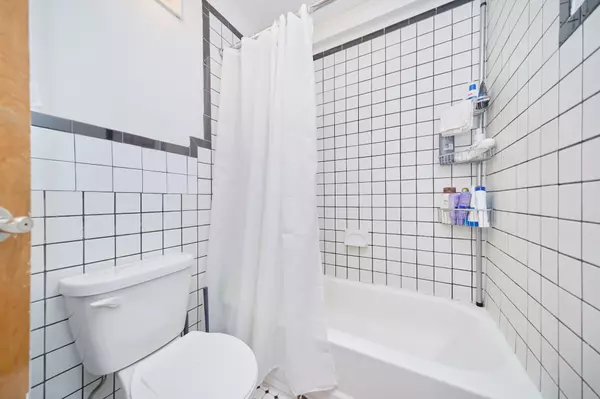 Manhattan, NY 10036,335 W 43rd Street #1A