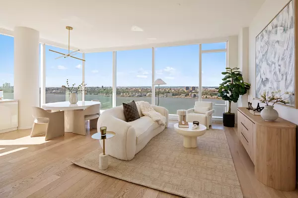 30 RIVERSIDE Boulevard #33A, Manhattan, NY 10069