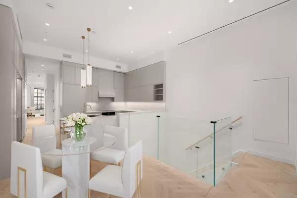 Manhattan, NY 10065,46 E 65TH Street #2