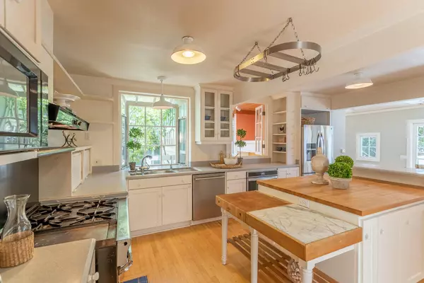 Carpinteria, CA 93013,216 Ocean View AVE Avenue