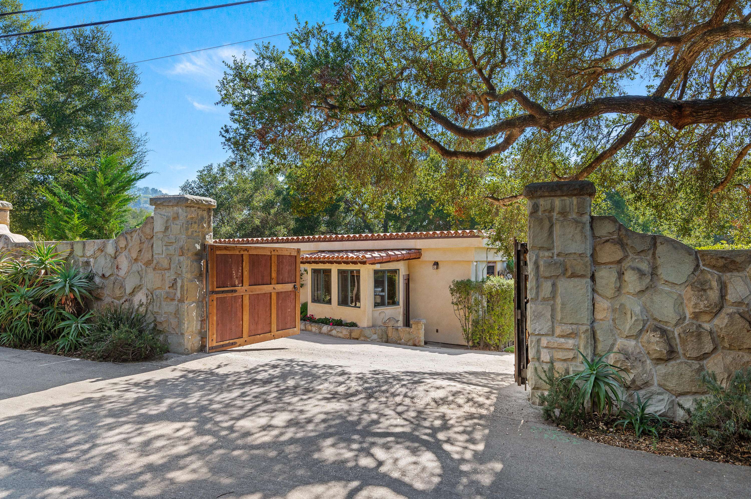 2825 Hidden Valley LN Lane, Montecito, CA 93108