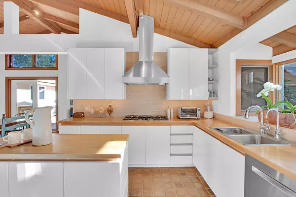 Santa Barbara, CA 93103,2252 Stanwood DR Drive