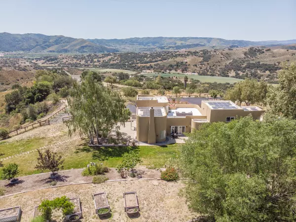 Buellton, CA 93427,1833 Cougar Ridge RD Road