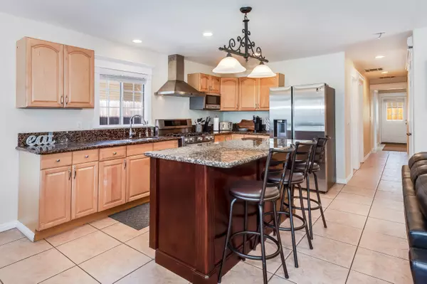 Santa Barbara, CA 93101,637 W De La Guerra ST Street