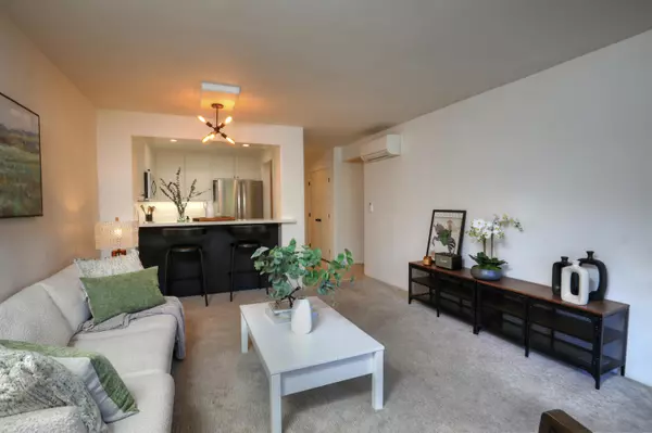 Santa Barbara, CA 93103,257 Por La Mar Cir