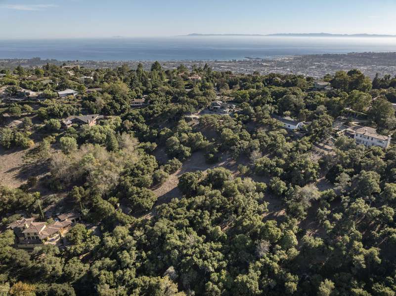 000 Las Alturas RD Road, Santa Barbara, CA 93103