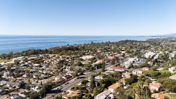 Santa Barbara, CA 93109,1702 Cliff DR Drive