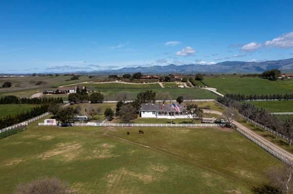 3901 Robin Meadow LN Lane, Santa Ynez, CA 93460