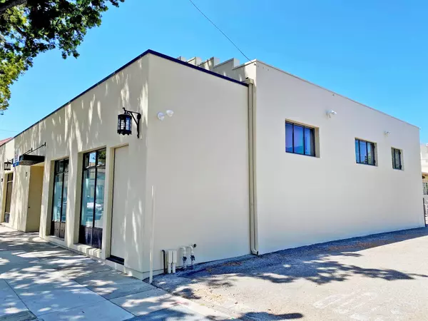 Santa Barbara, CA 93101,826 De La Vina ST Street