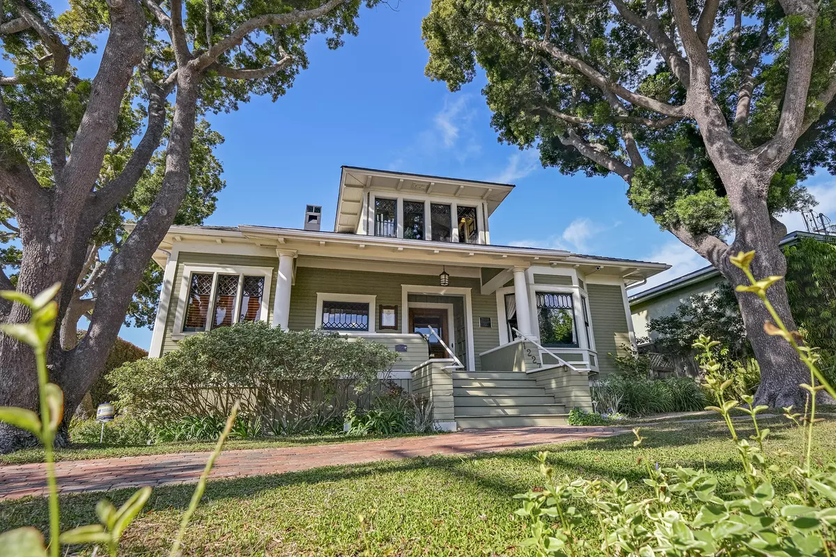 Santa Barbara, CA 93101,1227 De La Vina ST Street