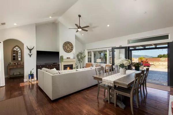 Solvang, CA 93463,571 Oak Ridge RD Road