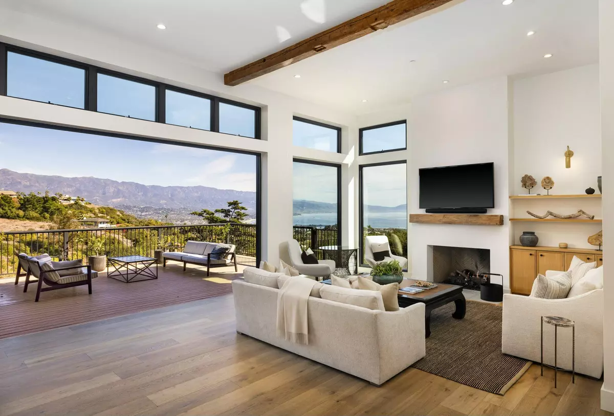 Santa Barbara, CA 93109,1103 Harbor Hills DR Drive