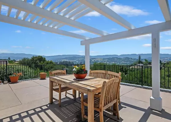 676 Hillside DR Drive, Solvang, CA 93463