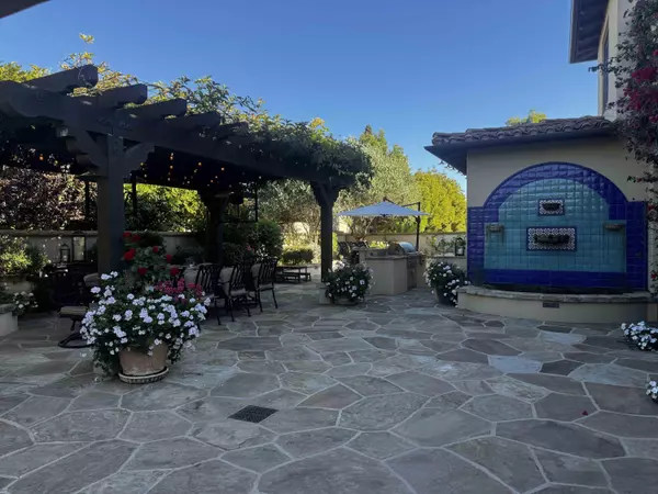 Goleta, CA 93117,360 Island Oak LN Lane