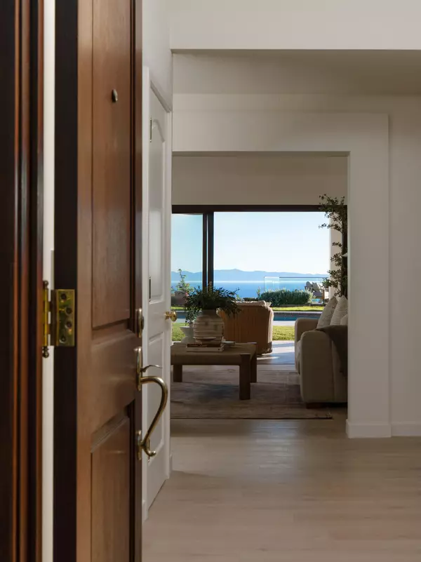 Santa Barbara, CA 93109,623 Sunrise Vista WAY Way