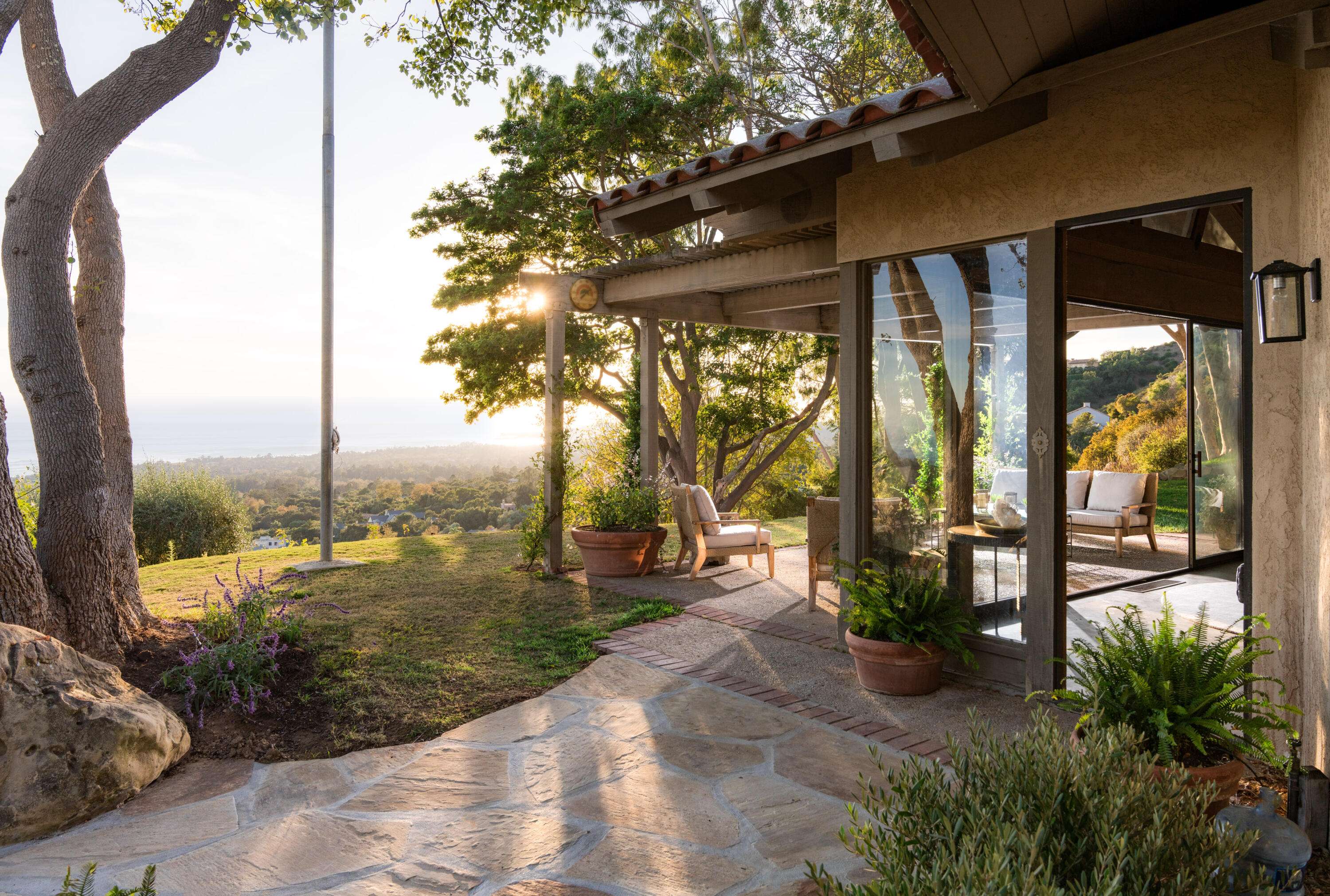 Montecito, CA 93108,2200 Bella Vista DR Drive
