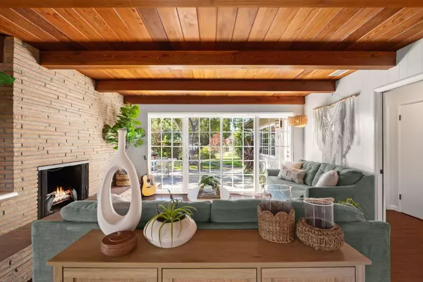 Ventura, CA 93003,339 Carol DR Drive