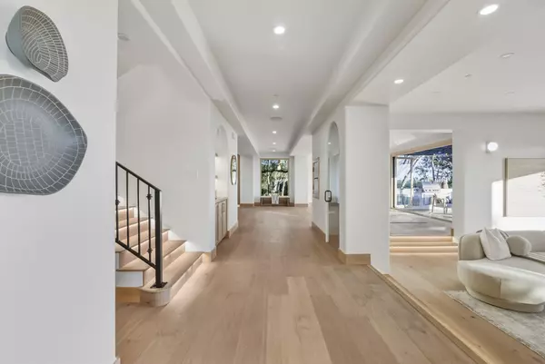 Santa Barbara, CA 93103,210 Las Alturas RD Road