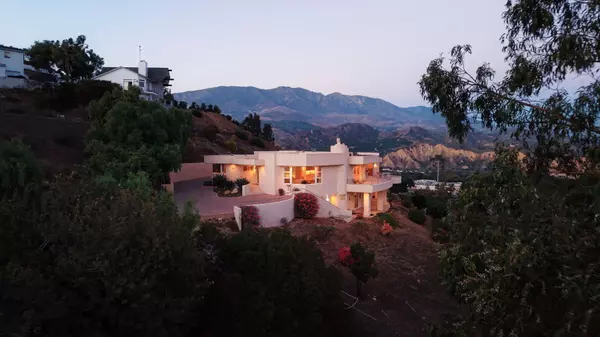 Santa Paula, CA 93060,864 Montclair DR Drive