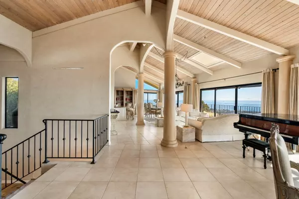 Santa Barbara, CA 93108,33 Via Alicia