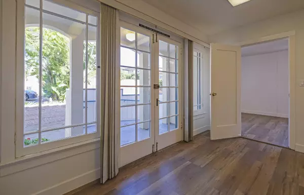 Santa Barbara, CA 93105,215 W Pueblo ST Street