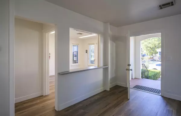 Santa Barbara, CA 93105,215 W Pueblo ST Street