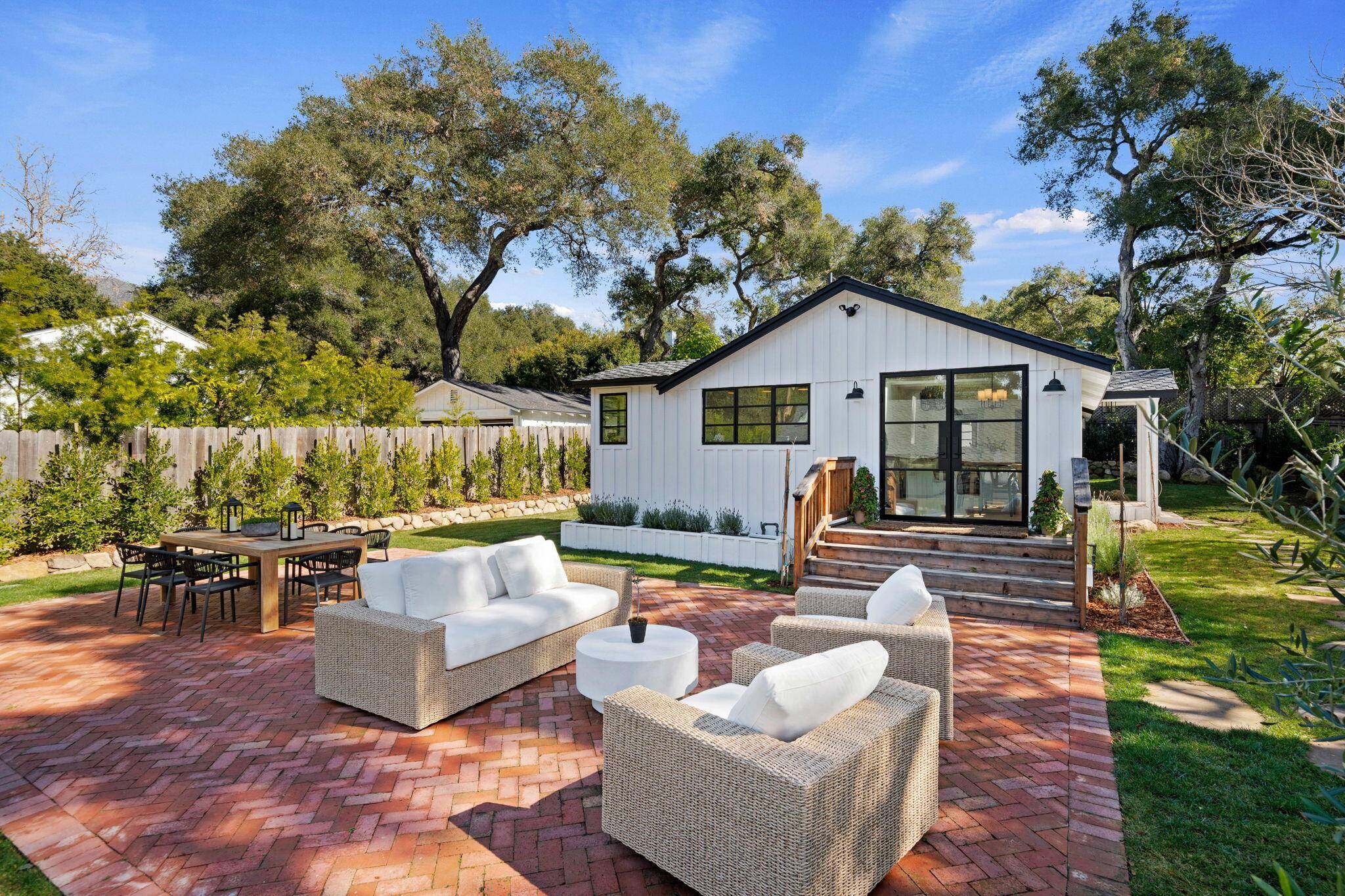 Montecito, CA 93108,504 Hodges LN Lane
