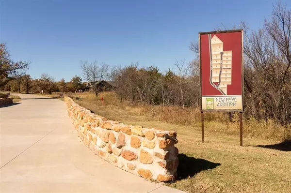 Medicine Park, OK 73557,901 NW New Hope Rd