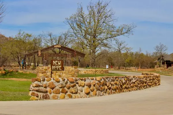 901 NW New Hope Rd, Medicine Park, OK 73557