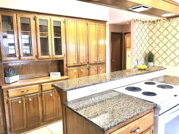 Lawton, OK 73507-2319,2306 NE Garden Ln