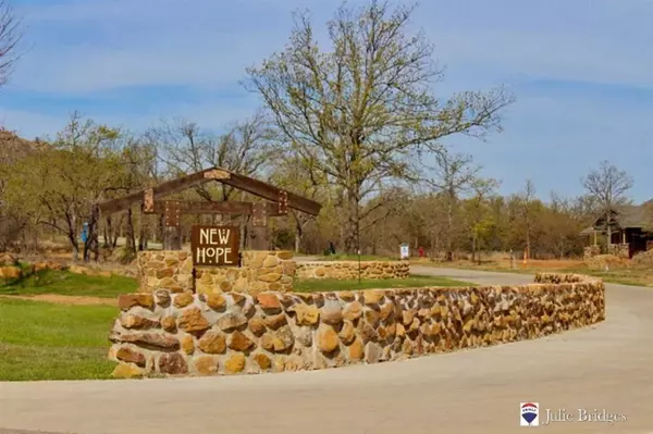 Medicine Park, OK 73557,913 NW New Hope Rd