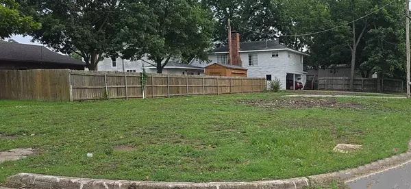 712 SW 3rd Ave, Ardmore, OK 73401