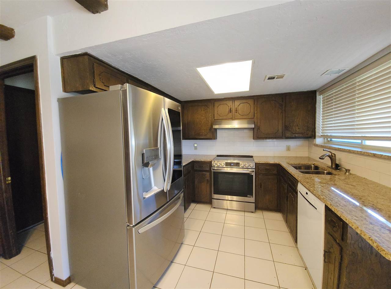 Lawton, OK 73507,303 NE 48th ST