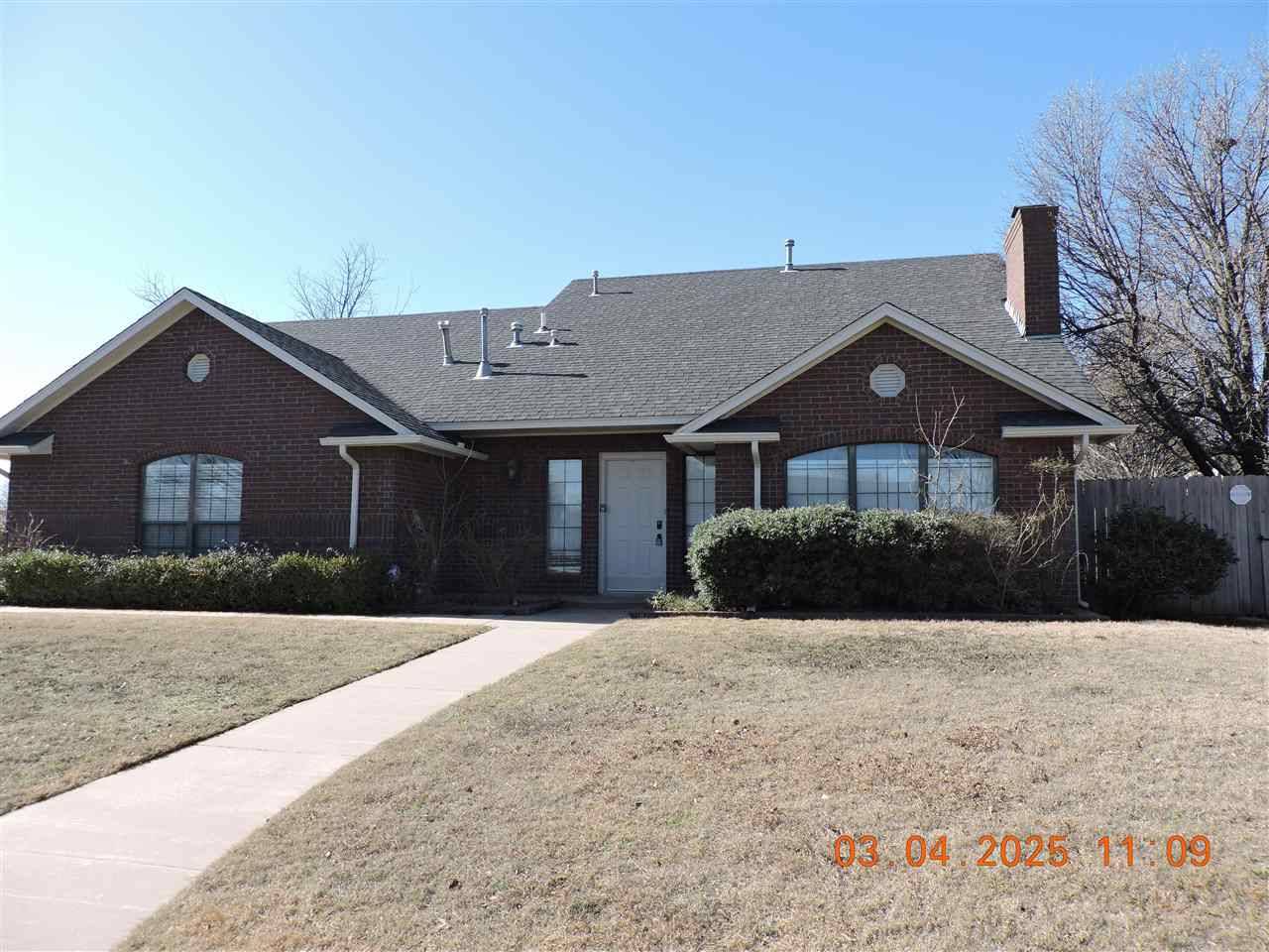 706 NW Micklegate Blvd, Lawton, OK 73505
