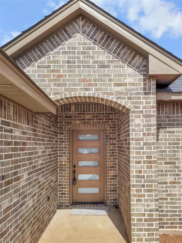 Sterling, OK 73567,107 S 6th Ave