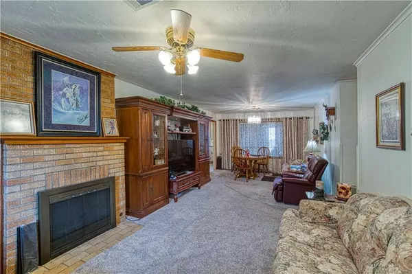 411 Eisenhower ST, Elk City, OK 73644